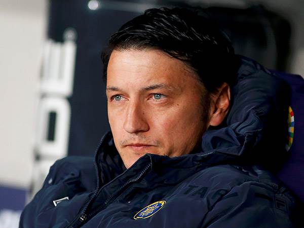 ויתר על שכרו ועל מענקים. איביץ' (אלן שיבר)