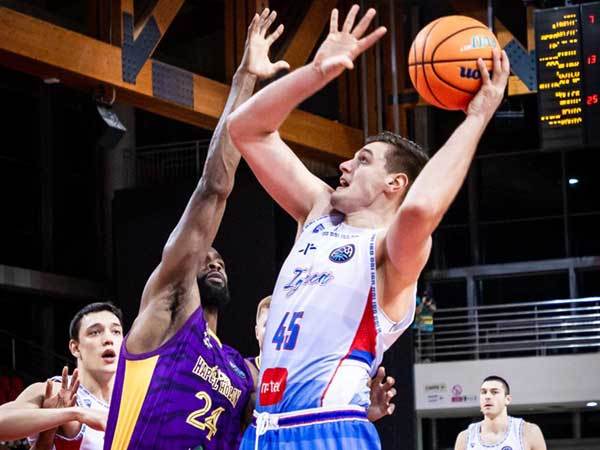 עושה מה שהוא רוצה בצבע. ג'ורג'ביץ' (פיב"א)