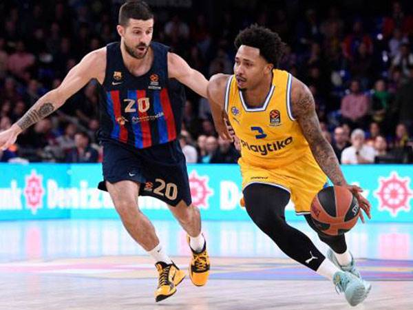 עונת בכורה סבירה. אדאמס (getty)