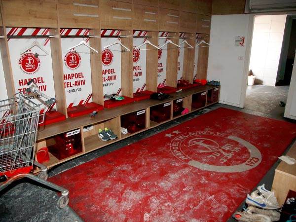 מתחם האימונים של הפועל ת"א אחרי השריפה (אלן שיבר)