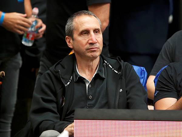 בלאט. "מאסטר" (אלן שיבר)