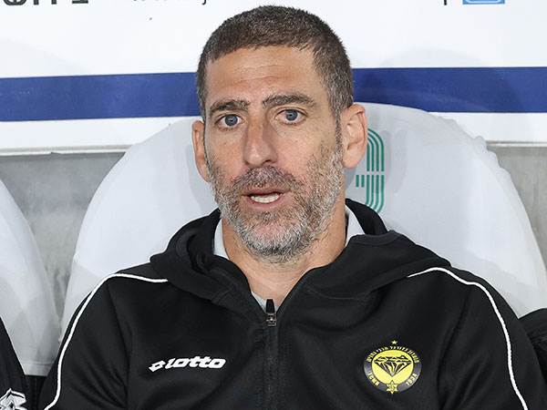 לקראת ימים מכריעים. קוז'וק (ברני ארדוב)