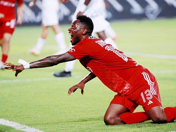 מאוויס צ'יבוטה. לחמן צופה לו עונה גדולה (קובי אליהו)