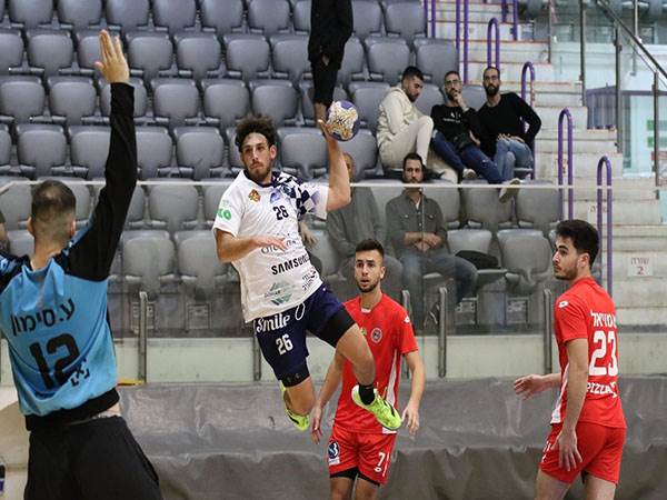 שלו אהרוני מאס"א הערב מול הפועל רמת גן (צילום: אלון נגל)