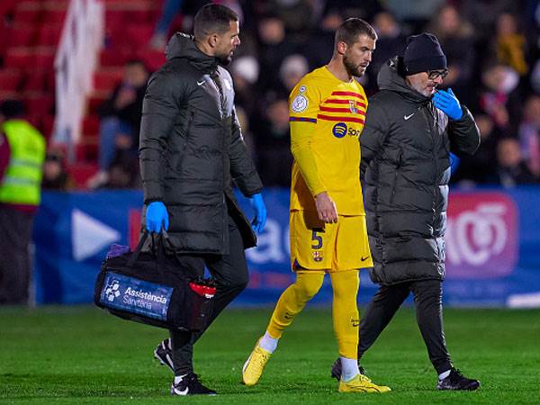 מרטינס יורד מהדשא. מדאיג (Pedro Salado/Getty Images)