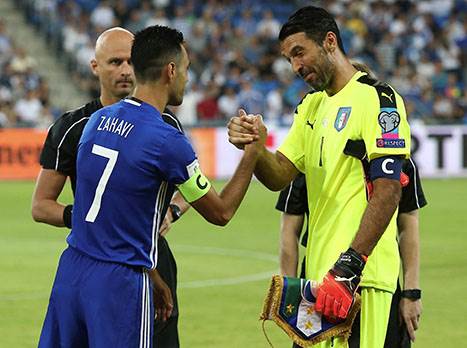 זהבי ובופון. נפגשו במוקדמות מונדיאל 2018 (אלן שיבר)