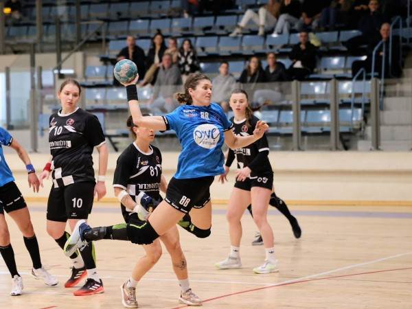 (הדר ואן קולא)