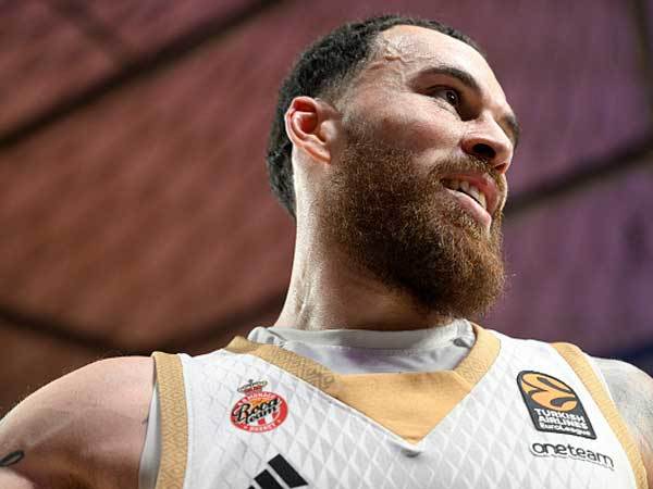 מייק ג`יימס. “אין עוד כמוהו“ (GETTY)