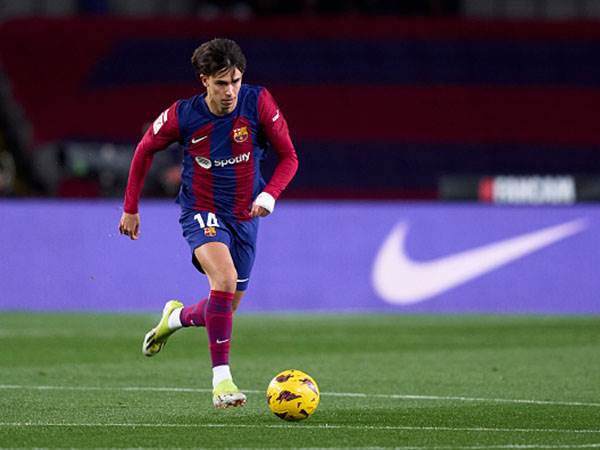 ברצלונה שולטת במשחק (GETTY)