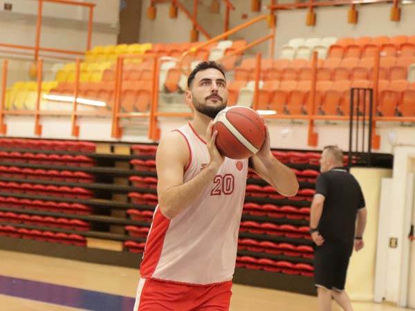 “חובת ההוכחה עלינו“. זלמנסון (באדיבות הפועל תל אביב)