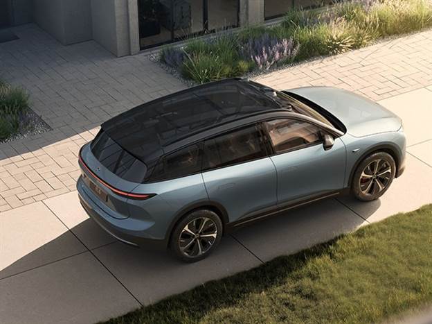 שני מארזי סוללה עם טווחים של 406 ק"מ או 523 ק"מ