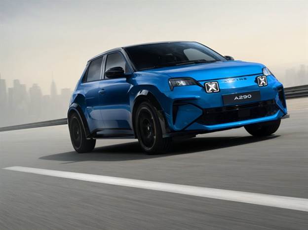 מבוססת בכבדות על רנו 5 אי-טק