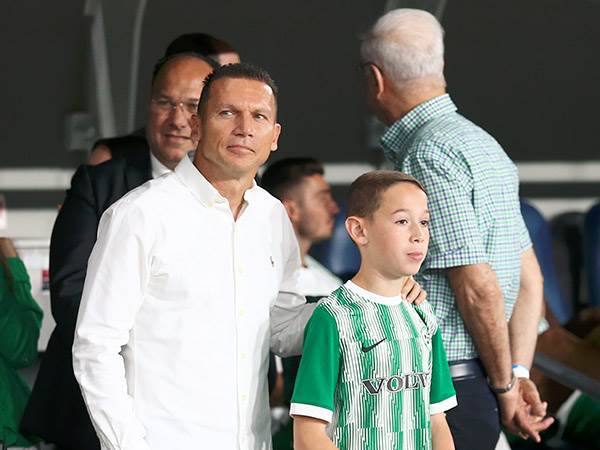 בכר. שינה את דעתו (אלן שיבר)