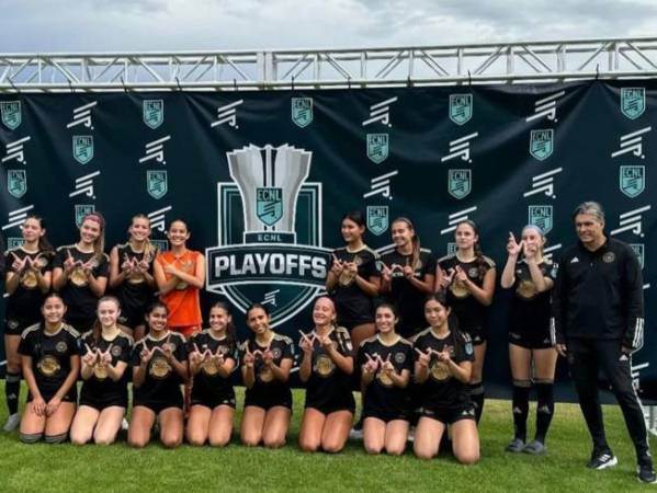 “אולי ההישג הגדול בקריירה“ - עזורי וקבוצתו לאחר העלייה לפיינל פור (באדיבות LAFC, Kari Lovequist)