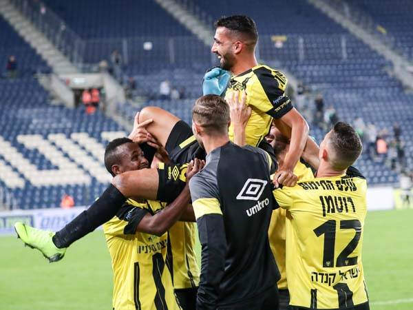 אדרי בזמנים יפים בבית“ר (דני מרון)