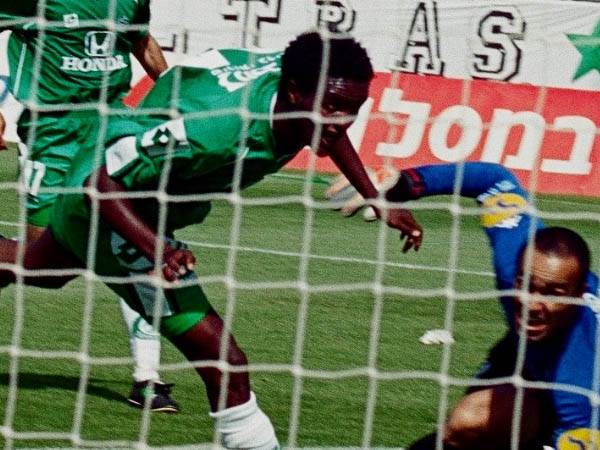 נוגח עם עיניים פקוחות. בירוק (האתר הרשמי של מכבי חיפה)