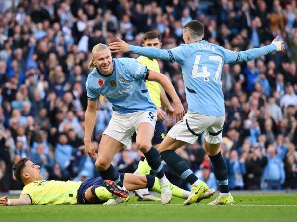 מנצ`סטר סיטי חוגגת. עדיין הטובה בעולם (GETTY)