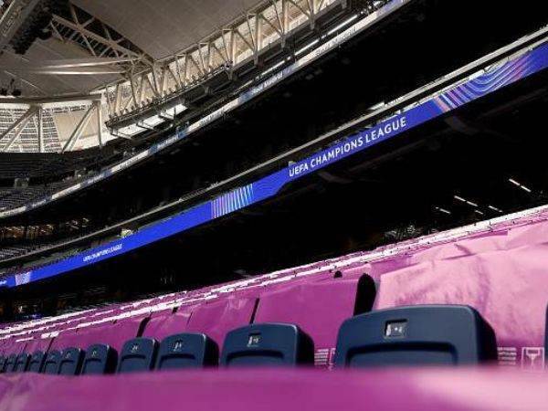 הקרטונים בברנבאו (Getty)