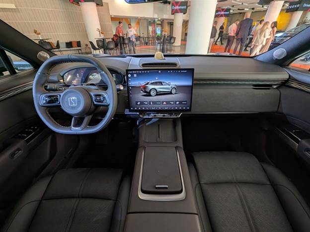 המון אבזור ויש גם גרסת קצה עוצמתית