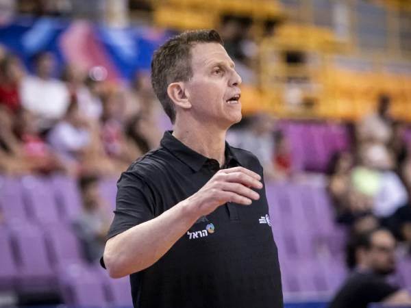 (FIBA)