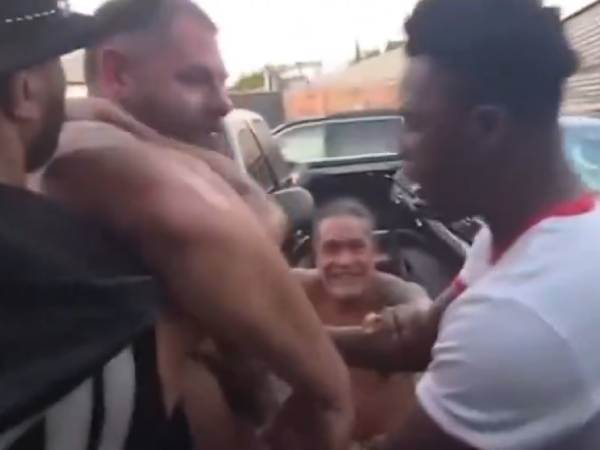 והציתה ויכוח בין השניים