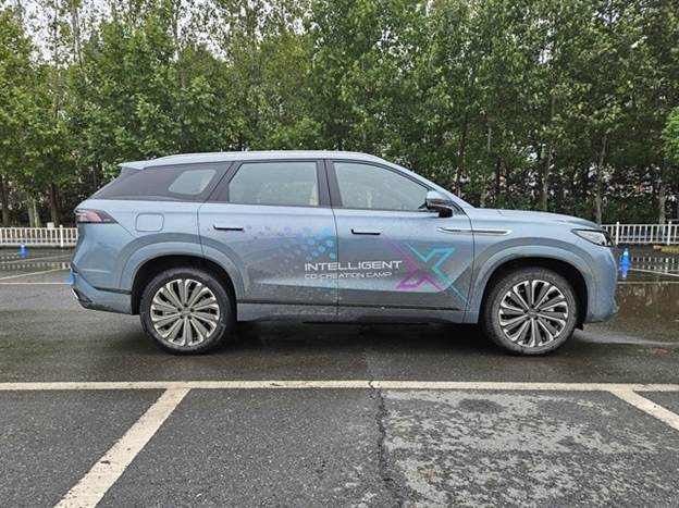 פלאג-אין עם 1.5 ליטר טורבו ו-3 מנועים חשמליים, 530 כ“ס וטווח נסיעה על חשמל בלבד של כ-140 ק“מ