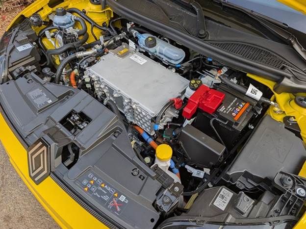 הביצועים מספקים בהחלט, אך החוויה לא ספורטיבית, בשביל זה יש את אלפין A290