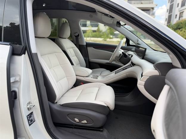 מושבים נוחים ורשימת אבזור ארוכה