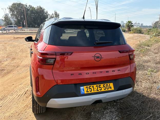 התנהגות הכביש בטוחה ונשלטת. ולא צריך כאן יותר מזה