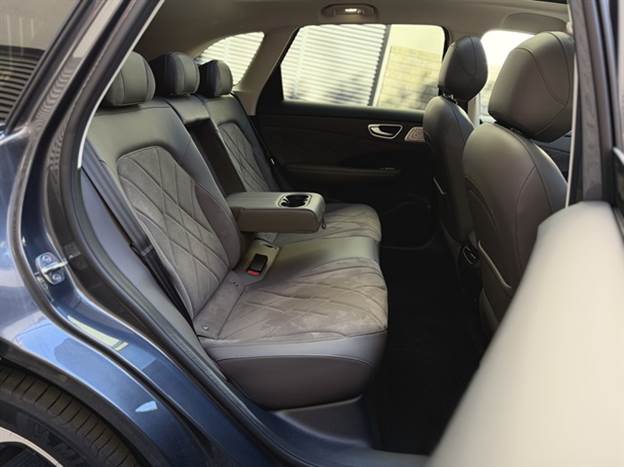 מושב אחורי מרווח ויש גם פה חימום