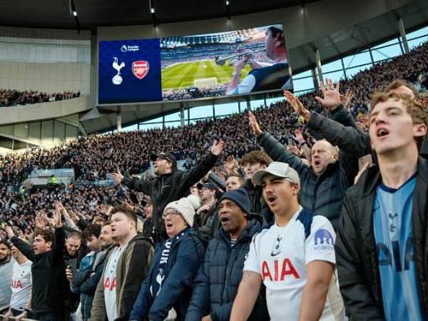 1:4 שני שסופגת העונה טוטנהאם בדרבי (GETTY)