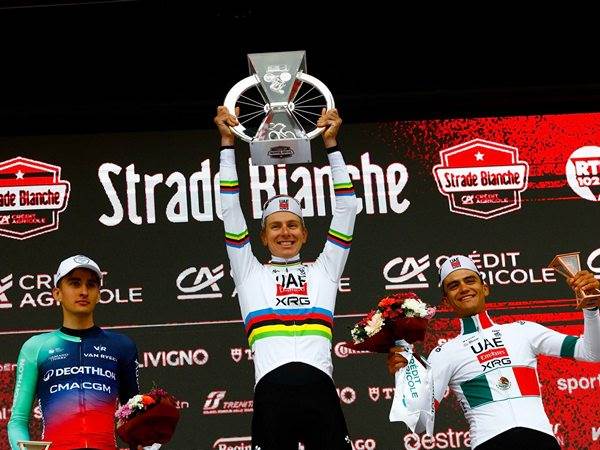 פוגצ'אר על הפודיום | צילום: Sprint Cycling