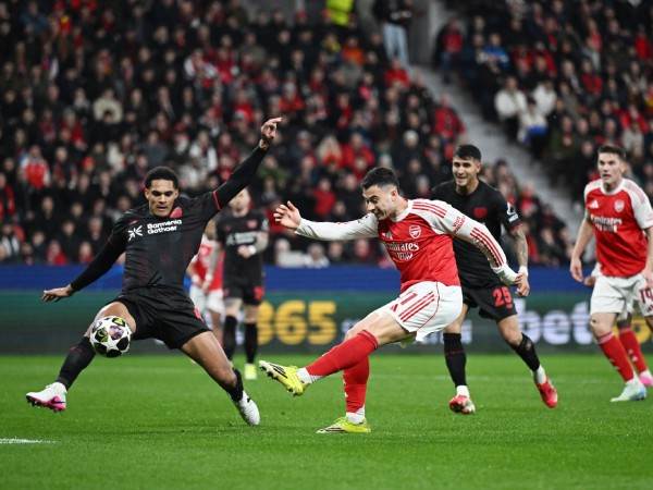 אך כל שהתותחנים פגשו היה המשקוף (Photo by Stuart MacFarlane/Arsenal FC via Getty Images)