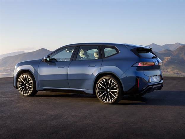 ב.מ.וו iX3 - הדגם הראשון בעידן החדש של BMW יגיע בעוד כחודשיים לאולמות התצוגה