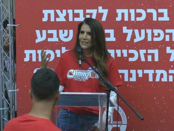 חגגה עד הלילה. אלונה ברקת