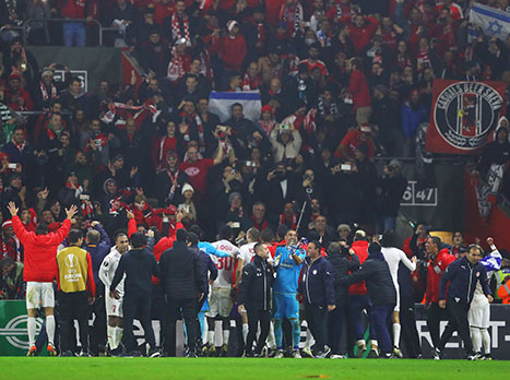 גם האוהדים היו בטירוף (Getty)