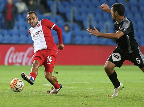 ועכשיו צריך להתרכז בכדורגל (אלן שיבר)