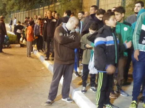 התורים הארוכים מחוץ לאיצטדיון