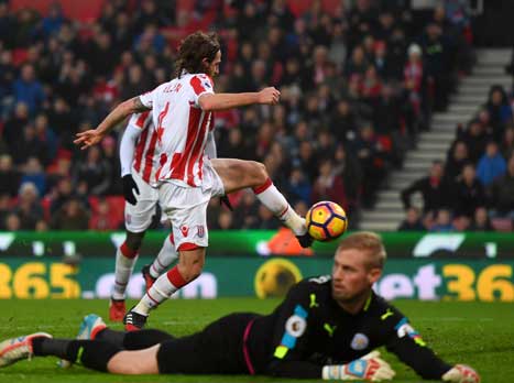 אדם בדרך לשער השני. זה לא הספיק (Getty)