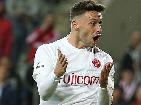 הפועל ממשיכה להיות בכותרות מסיבות שלא קשורות לכדורגל (אלן שיבר)