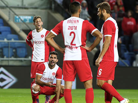 "לא מסתכלים רחוק. זה החוסר ודאות הכי נוראי שיכול להיות" (אלן שיבר)