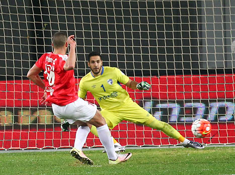 שהר העלה ליתרון בפנדל (דני מרון)