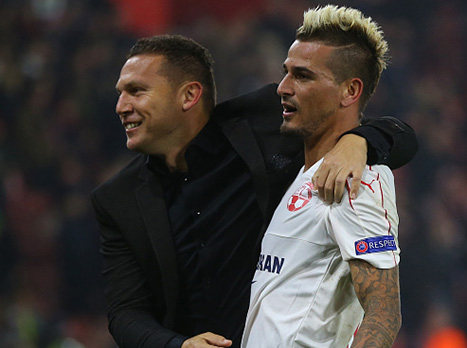 מקודשת. שחקני ב"ש חוגגים באנגליה (getty)