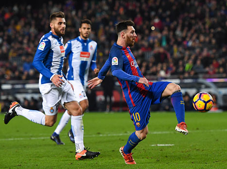 מסי. גם סוארס בפנים (getty)