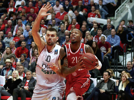 טרנס קינזי בלט מעל כולם (צילום: אלן שיבר)