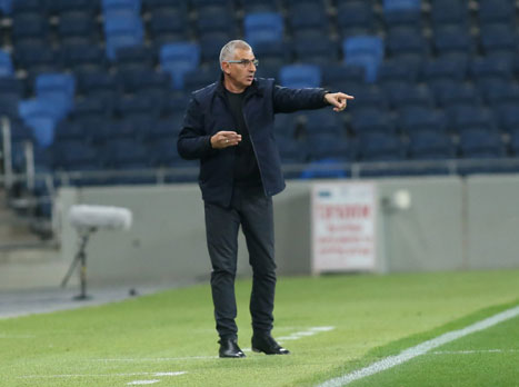 "לא מנצלים מצבים", דני גולן (יוסי שקל)