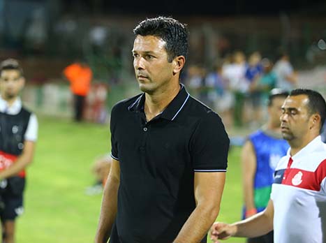 סופג אש מהקהל. אוואט (לירון מולדובן)