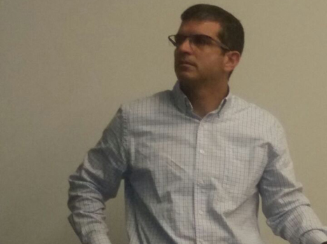 פועל בנושא. יריב טפר