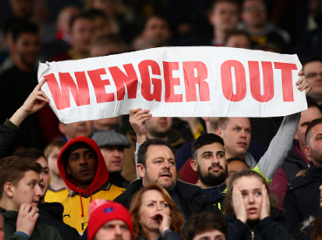 הקהל מחה שבועות ארוכים, אך נראה שהפשרה רק תרגיז את שני הצדדים (Getty)