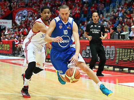 נעימי בקדנציה הקודמת בהרצליה (מנהלת הליגה)